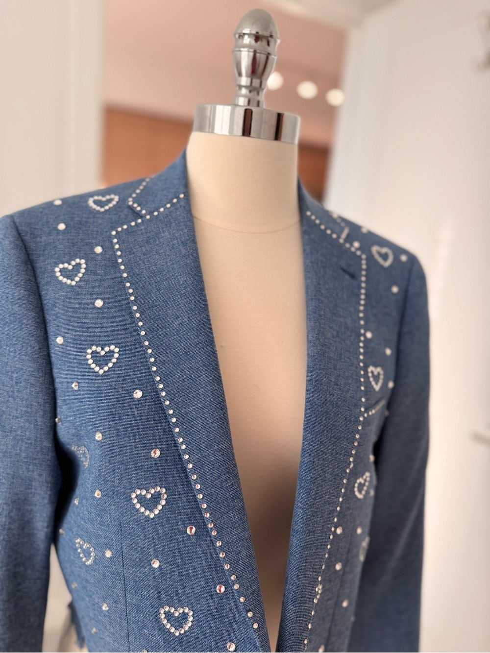 Cropped Blue Pearl-Embellished Heart Blazer - Picture 4 of 4